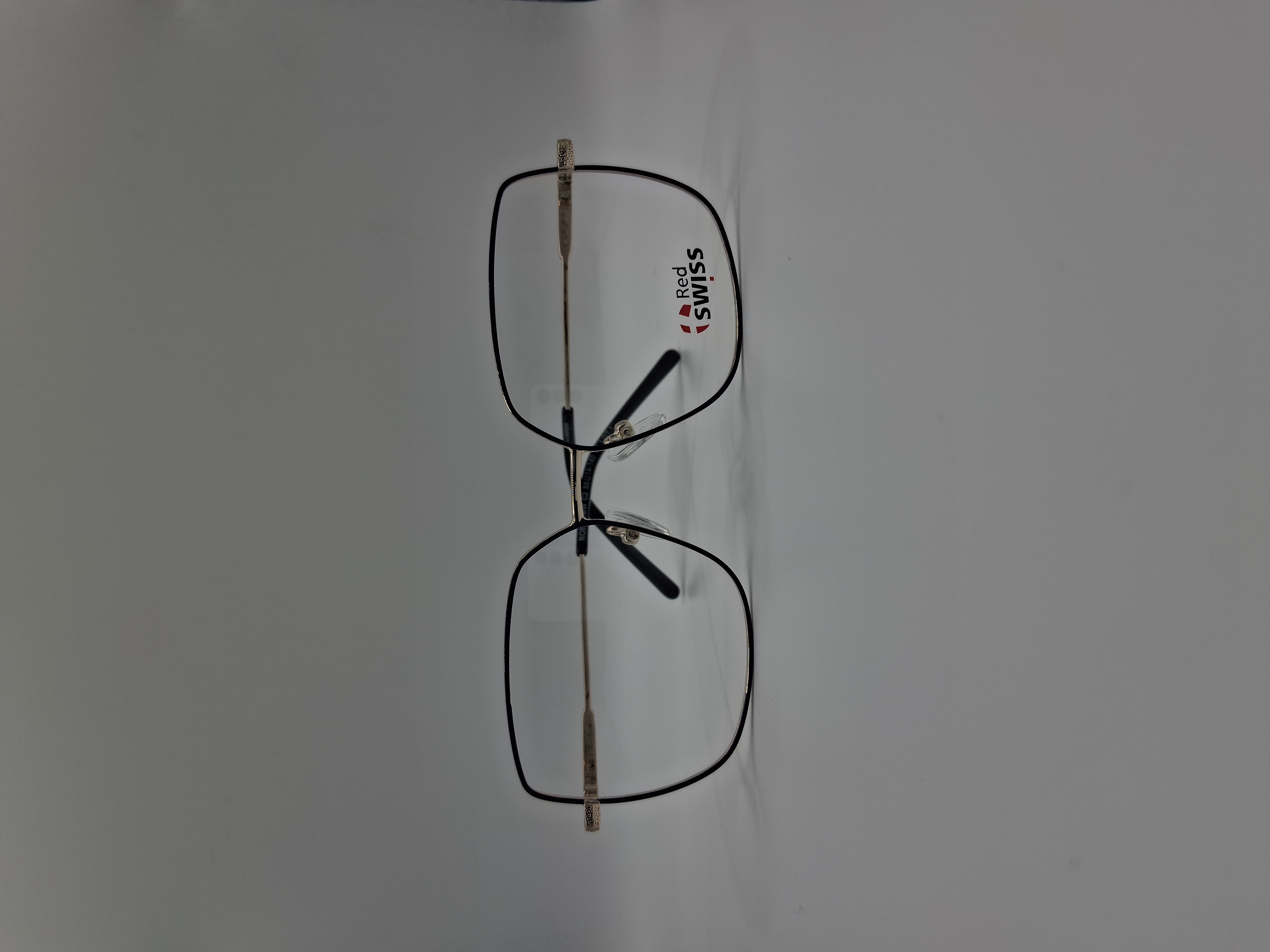 RO8221MWC2